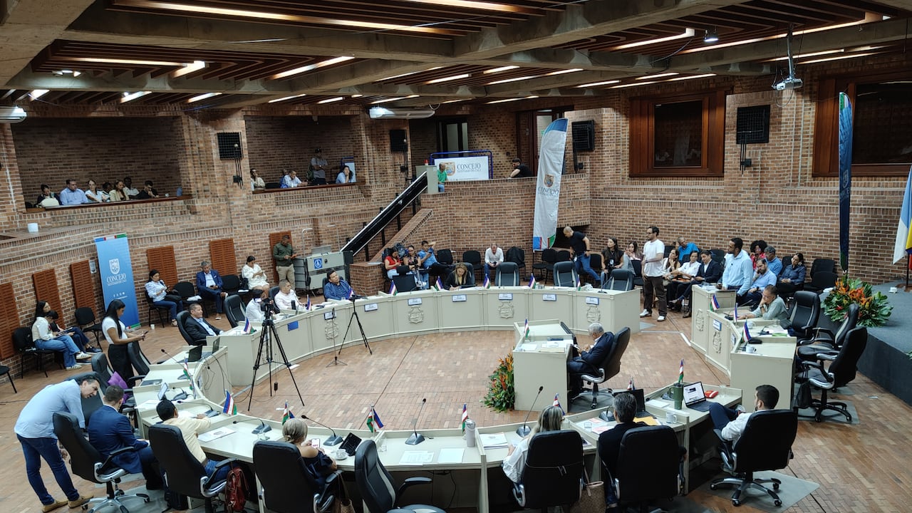 Cali: Sesión del Concejo de Cali, debate elección contralor