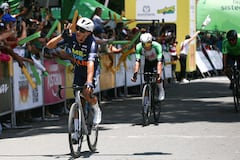 Wilmar Paredes, del Team Medellín, gana la octava etapa del Clásico RCN 2025, en Buga, Valle del Cauca.