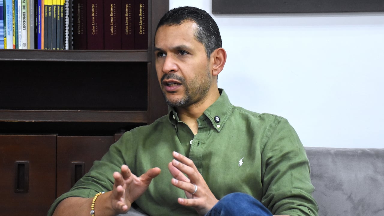 Entrevista Precandidato Presidencial Daniel Palacios.