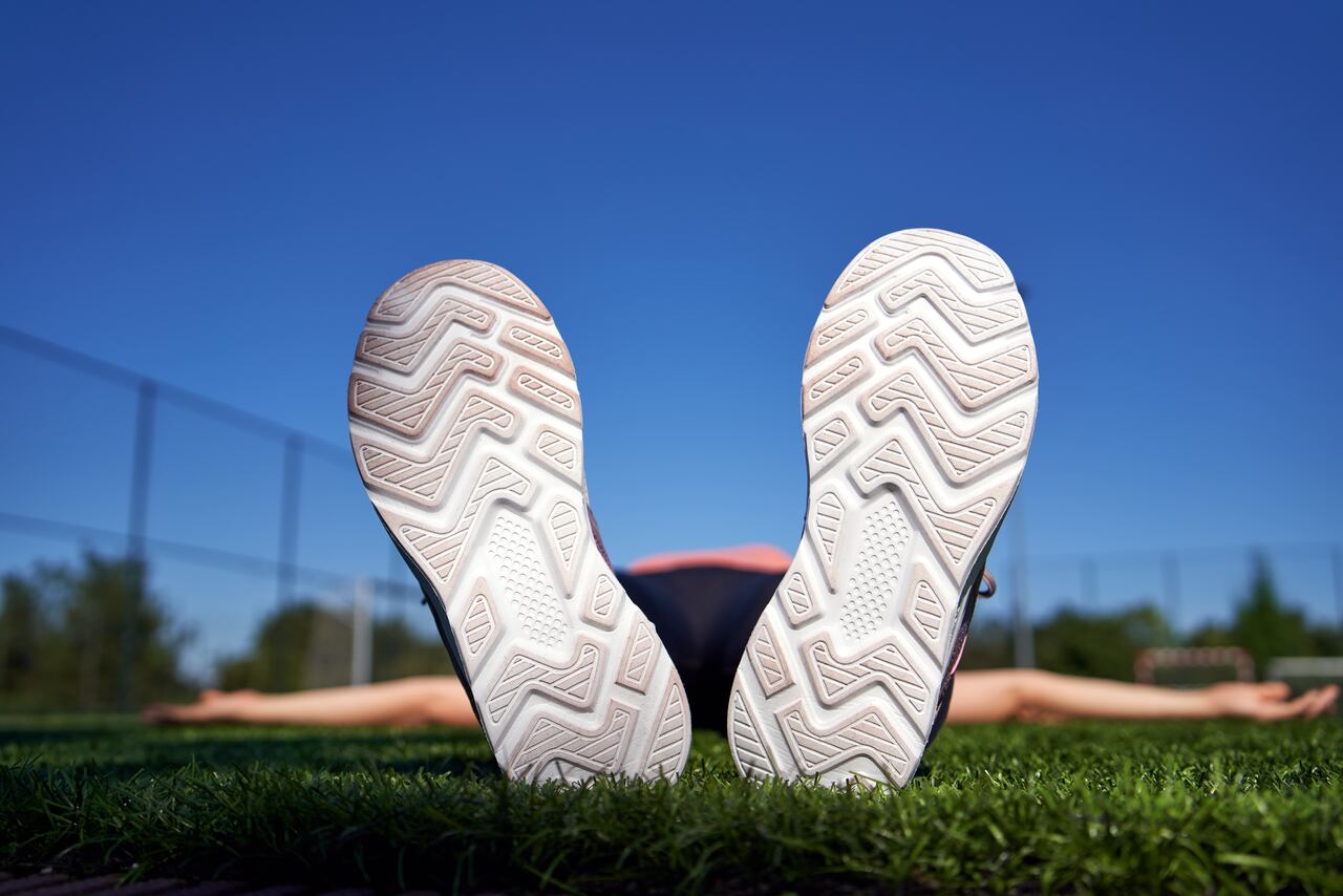 Suela de zapatillas color blanco.