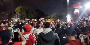 Recibimiento de los hinchas al América de Cali en Bogotá