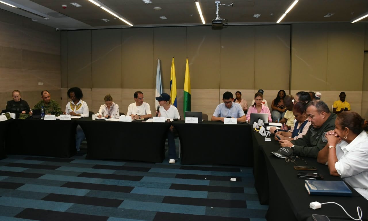 Desde el PMU, el gobierno anuncia nuevas medidas para atender la emergencia en Buenaventura.