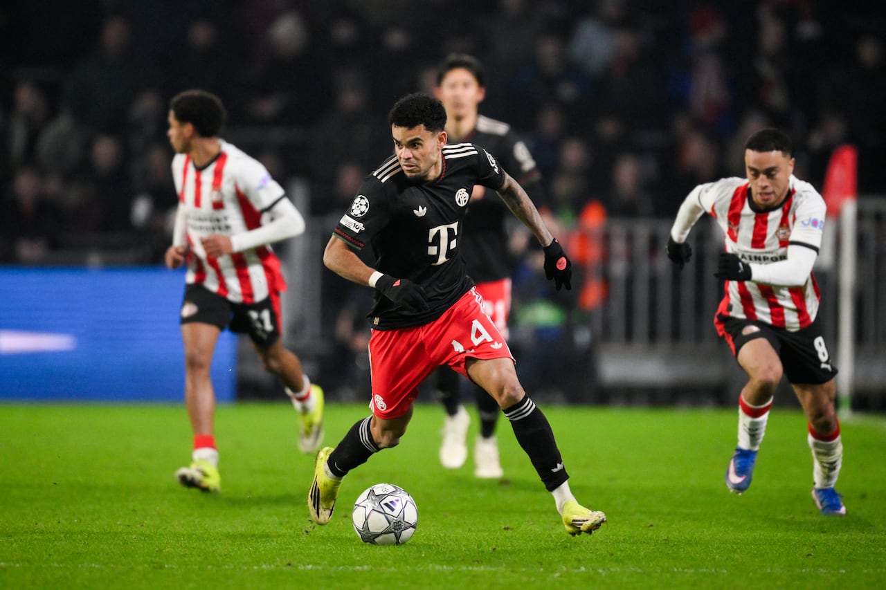 Luis Díaz volvió a ser figura del Bayern Múnich en su duelo ante el PSV.