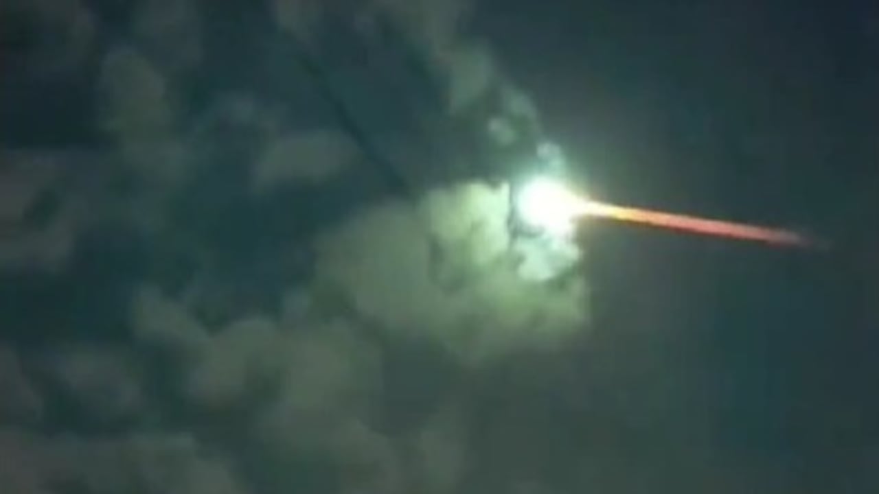 En las redes sociales se comenta sobre una lluvia de estrellas y hasta de una invasión extraterrestre