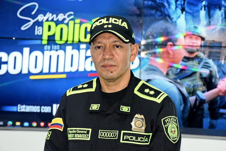 Nuevo comandante de la Policía Metropolitana de Cali: Brigadier General Herbert Benavidez. José L Guzmán. EL País.