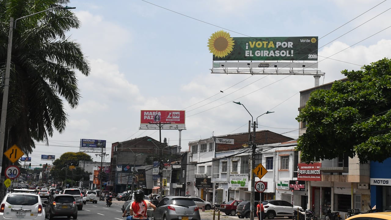 Cali: Política: Vallas publicitarias en las principales vías de la ciudad. Foto José L Guzmán. EL País