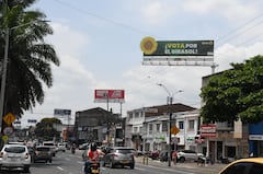 Cali: Política: Vallas publicitarias en las principales vías de la ciudad. Foto José L Guzmán. EL País