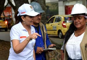 Actualmente en la ciudad la Secretaría de Infraestructura tiene al menos 28 frentes de obra, esto, tras la adjudicación de tres grandes licitaciones por más de 34.000 millones de pesos.El País recorrió con la titular de la cartera, Luz Adriana Vásquez, algunos de estos proyectos para ver sus avances y compromisos con las ciudad