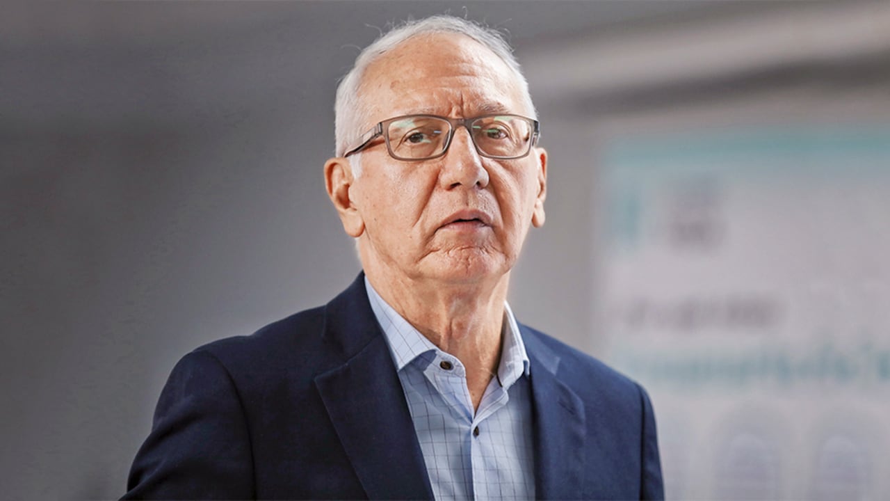 El ministro de Salud, Guillermo Alfonso Jaramillo, cuestionado por el manejo del sector en el departamento de Caquetá.