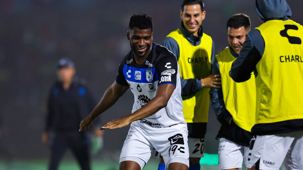 Imagen colombiano José Zúñiga del Queerétaro de México.