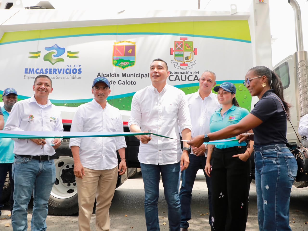El gobernador Octavio Guzmán recorrió las obras de la calle Quinta, un corredor estratégico para la movilidad del norte del Cauca, cuyo avance físico alcanza el 60 % y cuya entrega está prevista para finales de este año.
