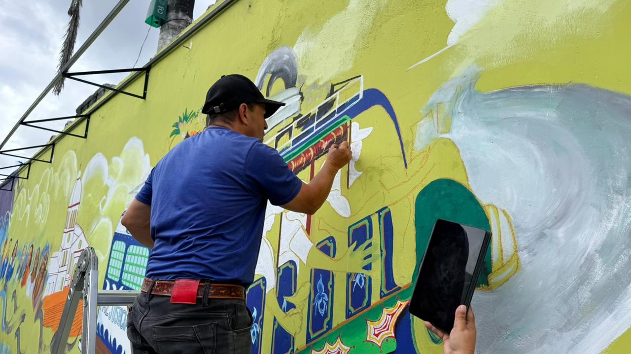 Varios artistas del centro del Cauca lideran la creación de un mural en homenaje a las víctimas del atentado ocurrido el 25 de abril de 2026.