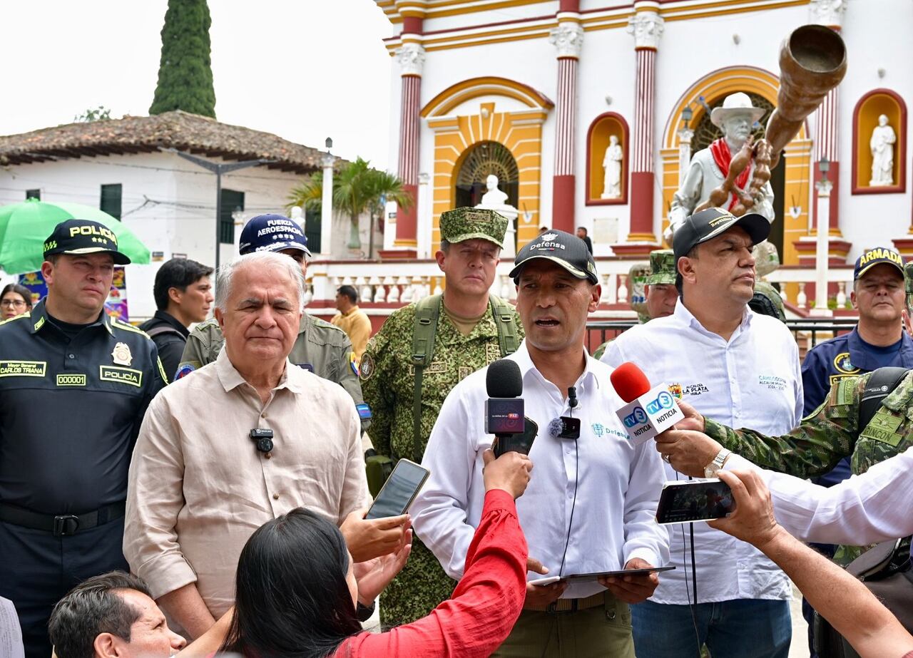 El ministro de Defensa, Pedro Sánchez, lideró consejo de seguridad para evaluar la situación de orden público en el departamento de Huila.