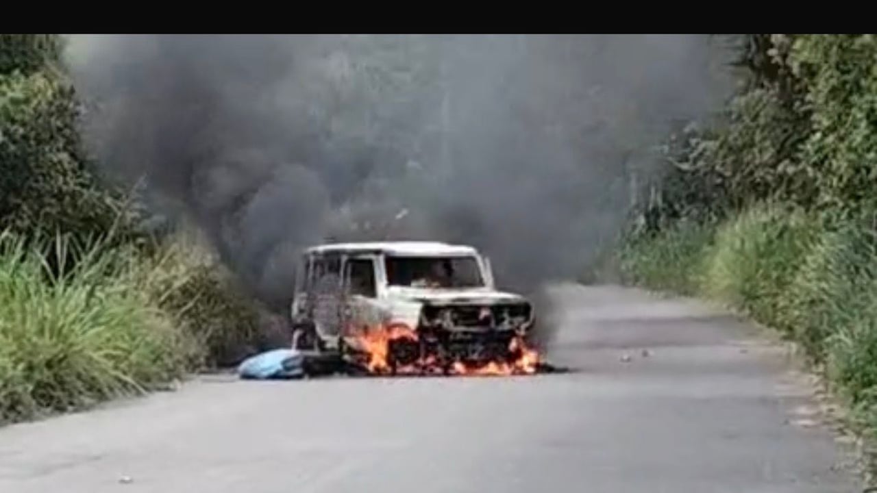 En la tarde de este miércoles 29 de abril se presentó un ataque armado a un vehículo que transportaba trabajadores de un ingenio azucarero en zona rural del municipio de Corinto, en el departamento del Cauca.