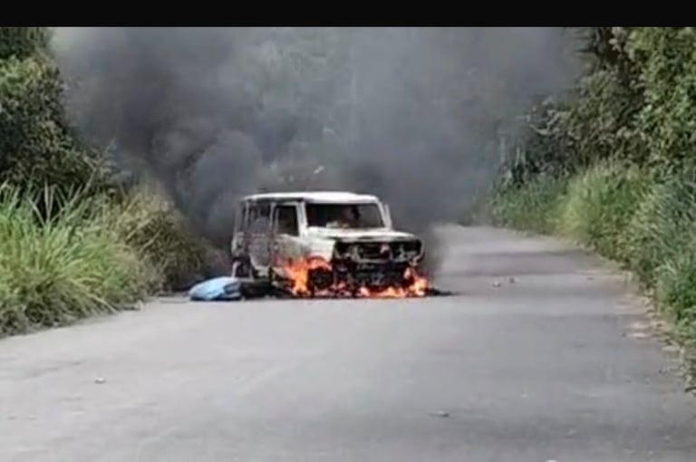 En la tarde de este miércoles 29 de abril se presentó un ataque armado a un vehículo que transportaba trabajadores de un ingenio azucarero en zona rural del municipio de Corinto, en el departamento del Cauca.