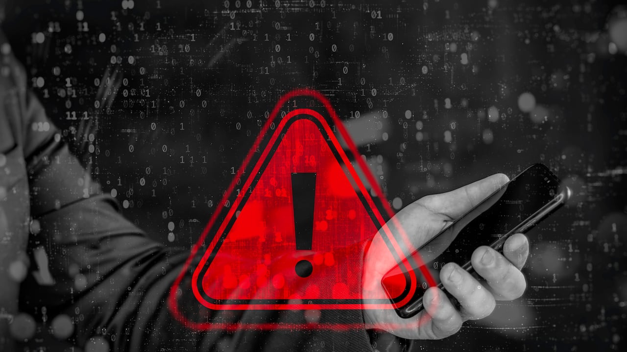 Un pequeño gesto con el celular puede impedir pérdidas económicas por ciberataques.
