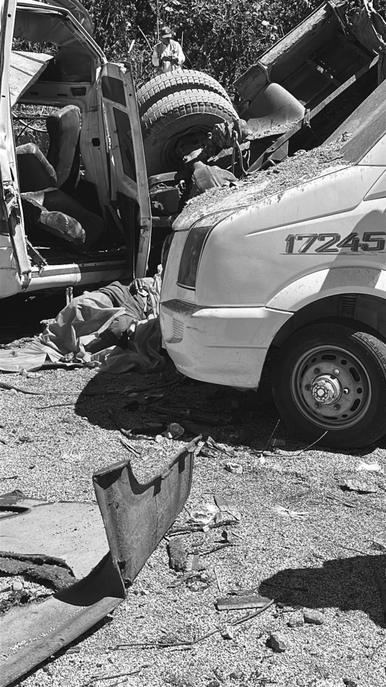 Las víctimas mortales estaban en los vehículos que quedaron en medio del retén ilegal.