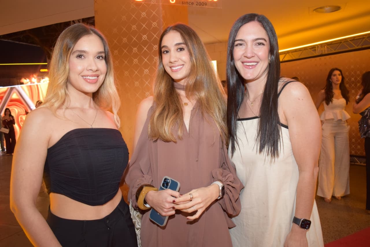 Allison Castrillón, Carolina Núñez y Stephanie Zabaleta.