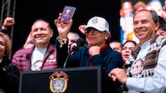 Presidente Petro presentó al país el nuevo pasaporte hecho en Colombia.