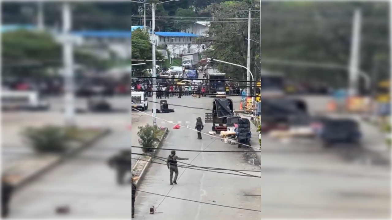 De acuerdo con los informes de inteligencia, los 400 kilos de explosivos eran trasladados desde Mondomo hacia Cali con el propósito de atentar contra la Fuerza Pública.