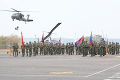 Ceremonia en el fuerte militar de Tolemaida durante la transmisión de mando del nuevo comandante de la División de Asalto Aéreo.