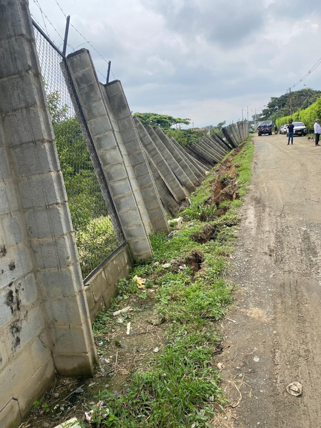 El tramo afectado del muro se encuentra sobre la corona del jarillón que protege a la ciudad de inundaciones.