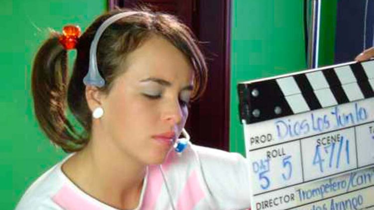 Monólogos, con diálogos a través del teléfono, es la línea narrativa de 'Dios los junta y ellos se separan'.