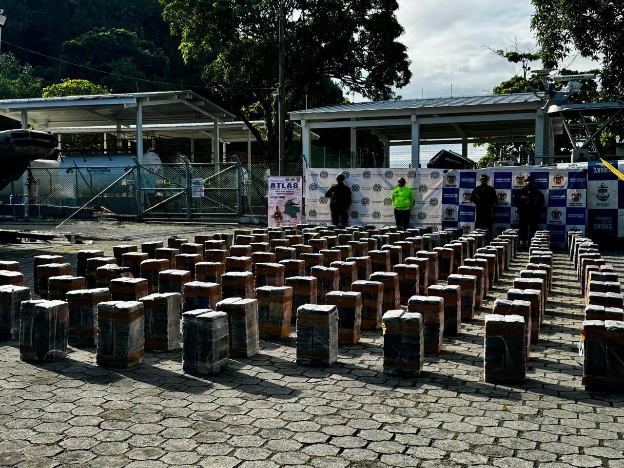 Encuentra enterrado cargamento de cocaína