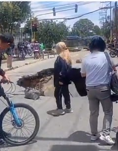 El hueco ha causado traumatismos de movilidad.