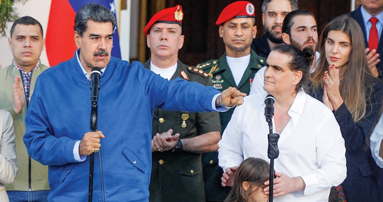 “El tamaño de la cleptocracia venezolana se evidencia en la decisión de Nicolás Maduro de nombrar presidente del Centro de Inversión Productiva a Álex Saab, su contratista favorito, al que quiso proteger para que no lo juzguen por lavado de dinero. El regreso de Saab a Venezuela fue bastante emotivo y con un marcado protocolo”, afirmó el periodista Roberto Deniz.