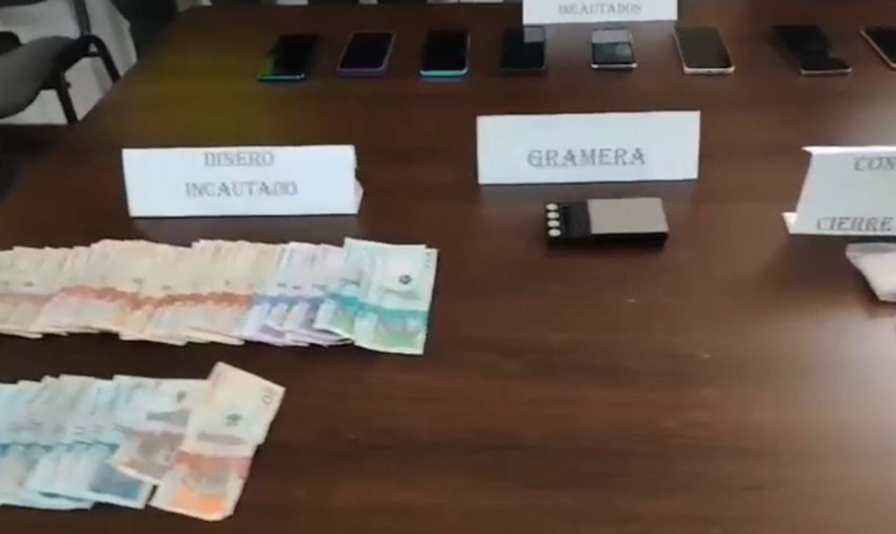 Cada operativo contra el microtráfico recupera espacios para la vida, devolviendo la confianza y el bienestar a los barrios y sectores residenciales, explicaron los policías que ayudaron a capturar a estos sujetos.