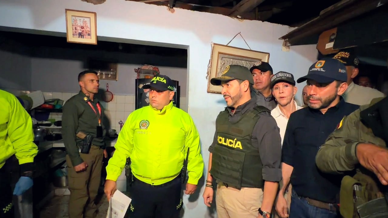 Operativo policial liderado por el presidente Abelardo de la Espriella en el barrio El Calvario en el centro de Cali acompañado por el alcalde Alejandro Eder y la gobernadora Dilian Francisca Toro