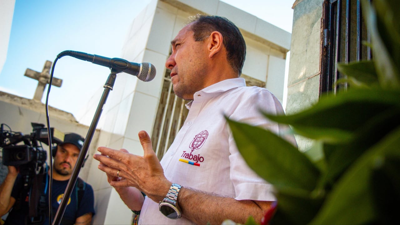 "Recordar este hecho doloroso es honrar la lucha de quienes defendieron la dignidad laboral", dijo el Ministro de Defensa.