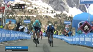 Nairo Quintana en el puerto de primera categoría de la etapa 17 del Giro 2024
