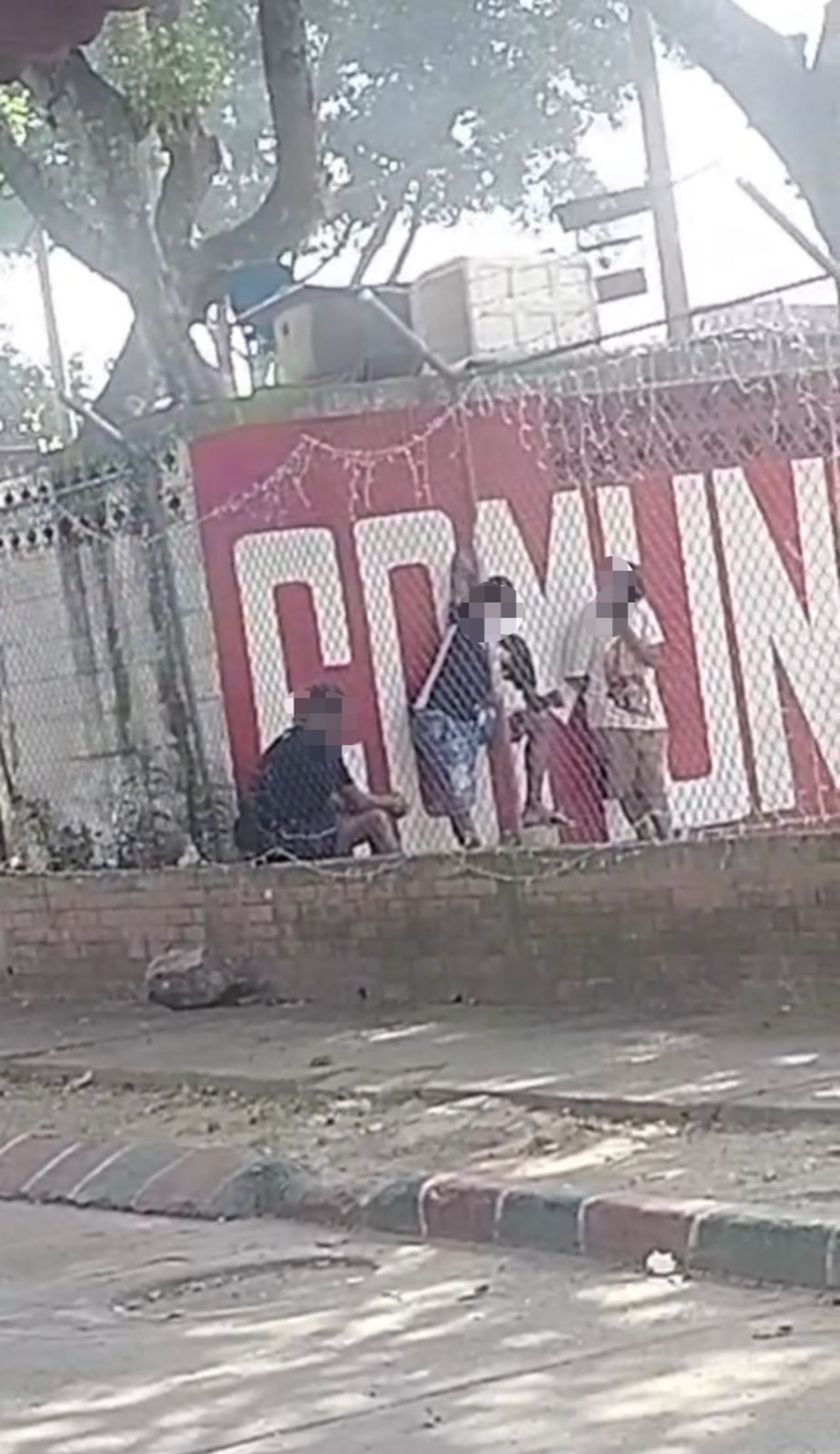 Según la comunidad, en algunos momentos del día se estaría presentando la venta y consumo de sustancias en la cancha del barrio.