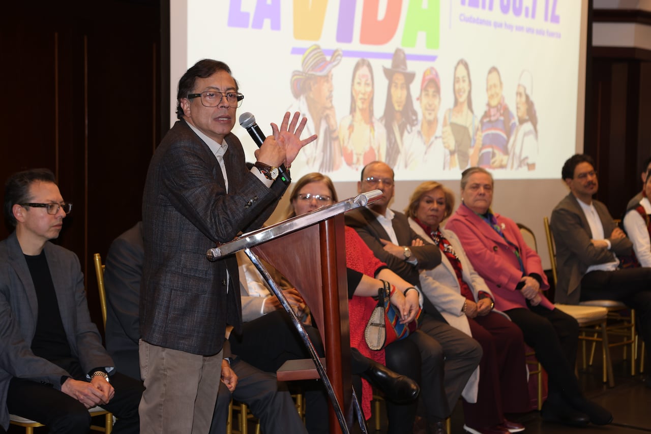 El expresidente de Colombia, Gustavo Petro, y el líder de la oposición y senador del Pacto Histórico, Iván Cepeda, liderarán hoy la presentación del Gabinete por la Vida