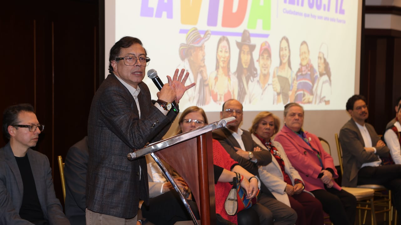 El expresidente de Colombia, Gustavo Petro, y el líder de la oposición y senador del Pacto Histórico, Iván Cepeda, liderarán hoy la presentación del Gabinete por la Vida
