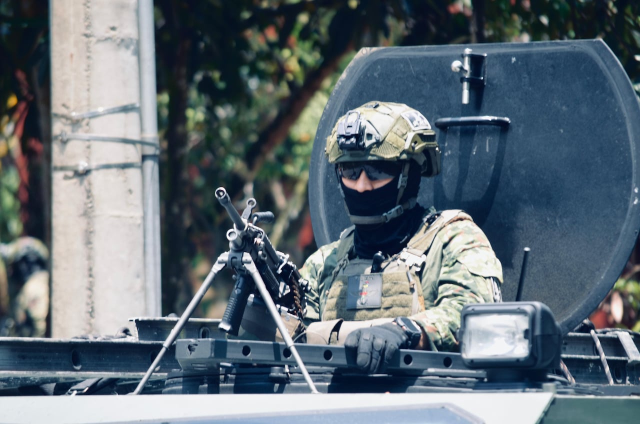 Vehículos blindados que patrullarán Cali para garantizar seguridad.