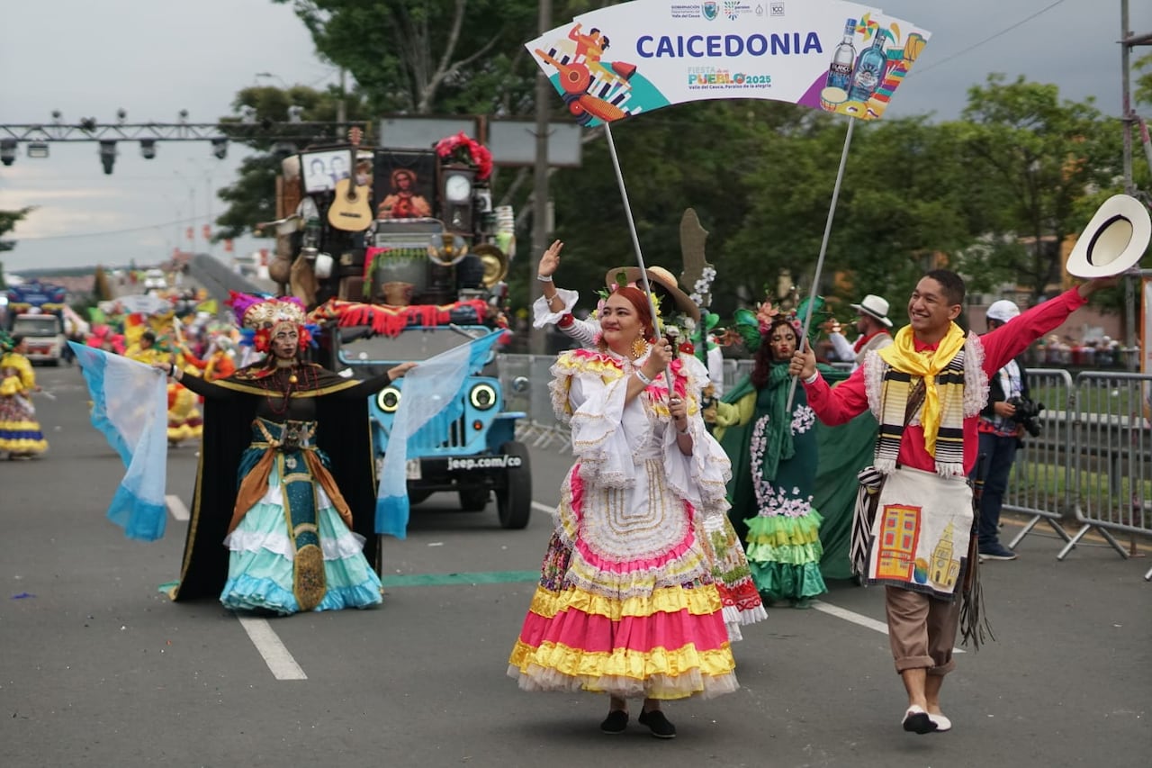 Postal del desfile de la Fiesta de Mi Pueblo de la Feria de Cali 2025, en la tarde de este viernes 26 de diciembre.