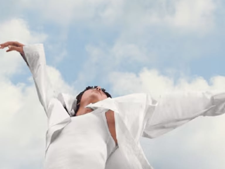 Cloud Dancer, el color Pantone 2026, es un llamado a la serenidad.