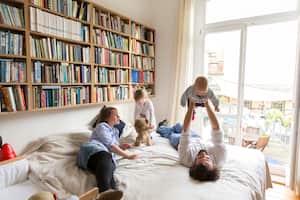 Explore la historia de su apellido y su significado con el Mapa de Apellidos, una herramienta que le ayuda a desentrañar los secretos de su linaje.