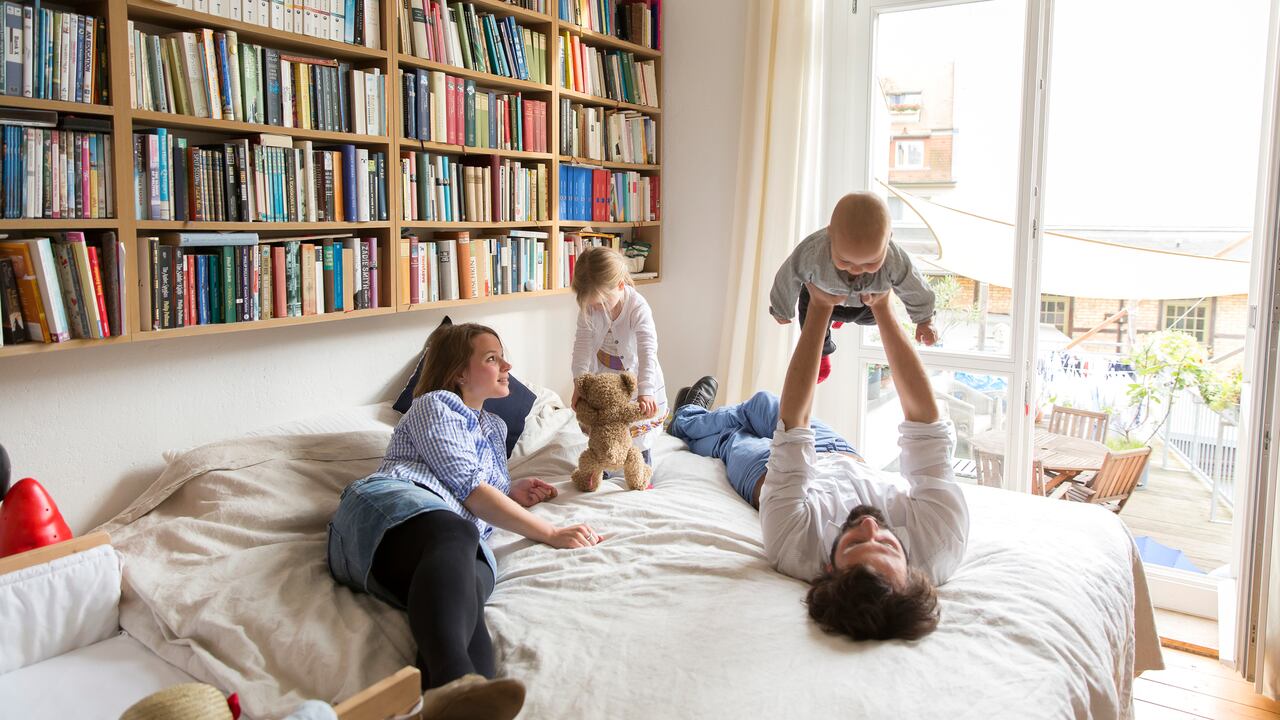 ¿Quiere conocer más sobre sus orígenes familiares? Utilice el Mapa de Apellidos para explorar el significado y la popularidad de su apellido en diferentes regiones del mundo.