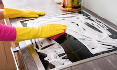 Limpiar estufa de vidrio.