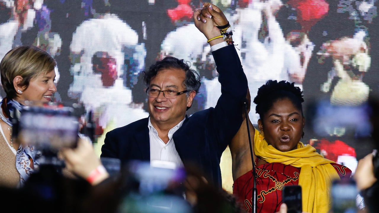 La recepción de los resultados del antes candidato presidencial, Gustavo Petro, acompañado de Francia Marquez y seguidores de su campaña.