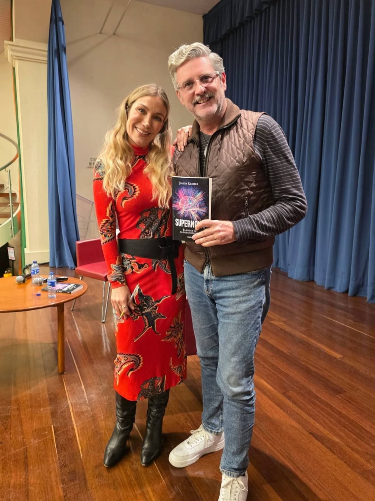Krish Benvenuti con Juanita Kremer.