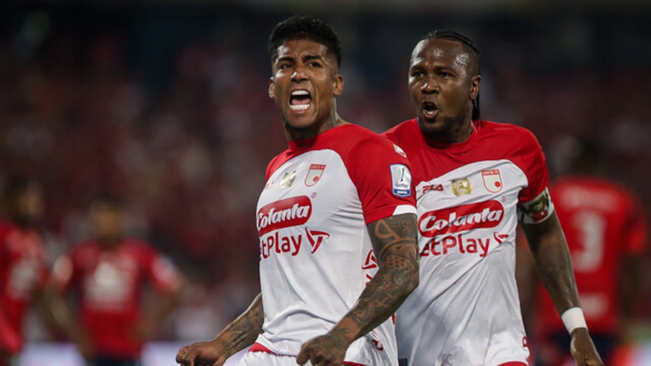 Harold Santiago Mosquera celebrando el gol que hizo en la final, contra Medellín, con Santa Fe.