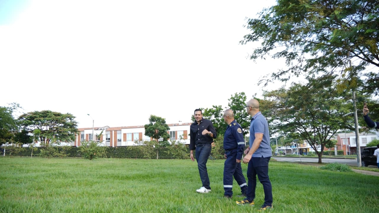 La Unidad Administrativa Especial de Gestión de Bienes y Servicios realizó la entrega oficial del predio denominado Equipamiento 1 a la Secretaría de Gestión del Riesgo de Emergencias y Desastres.