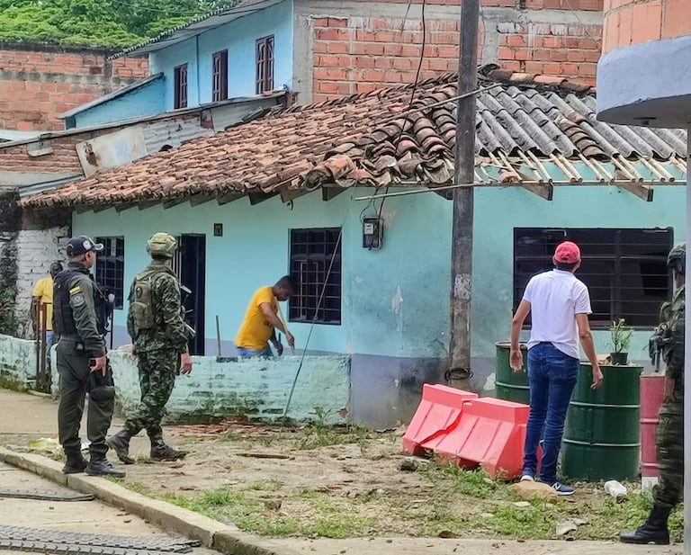 El corregimiento de Potrerito Valle , atentado en la estación de policía del pueblo.