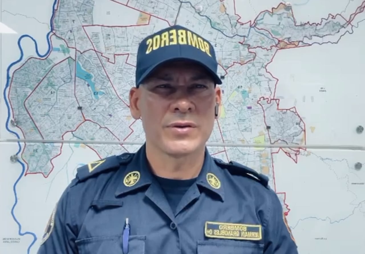 Jerman Granoble, perteneciente a los bomberos de Cali.