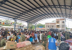 Los ciudadanos se congregaron en el coliseo del casco urbano de Santa Genoveva de Docordó para recibir atención médica, ayudas humanitarias y ropa. La actividad estuvo acompañada por los voluntarios y los infantes de marina.